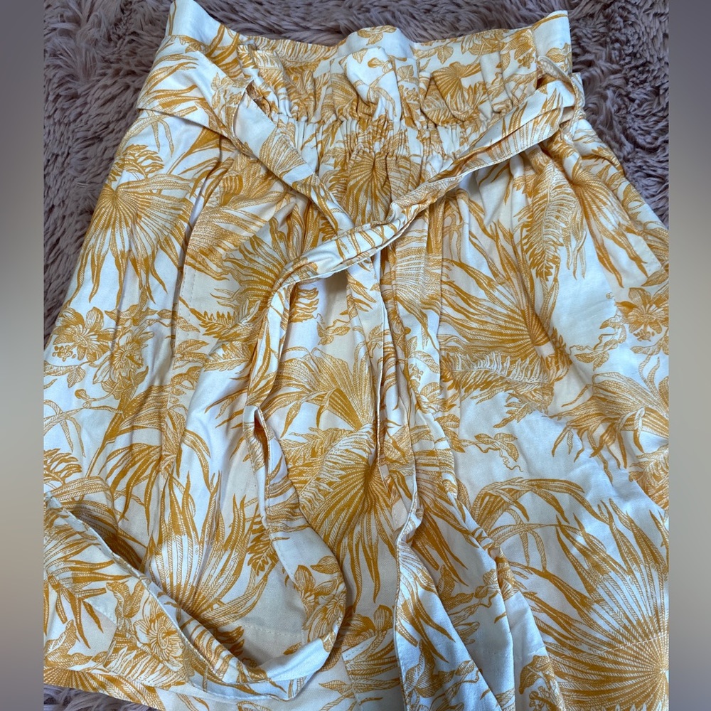 Ophelia Roe Printed Shorts - Picture 9 of 13